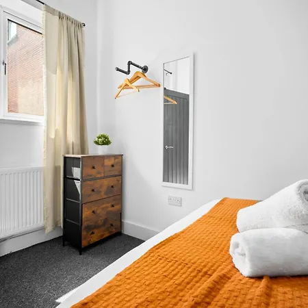 Stylish Apartment - Free Wifi & Netflix - On Street Parking - Double Bed - 49Ag Rowley Regis Exterior photo