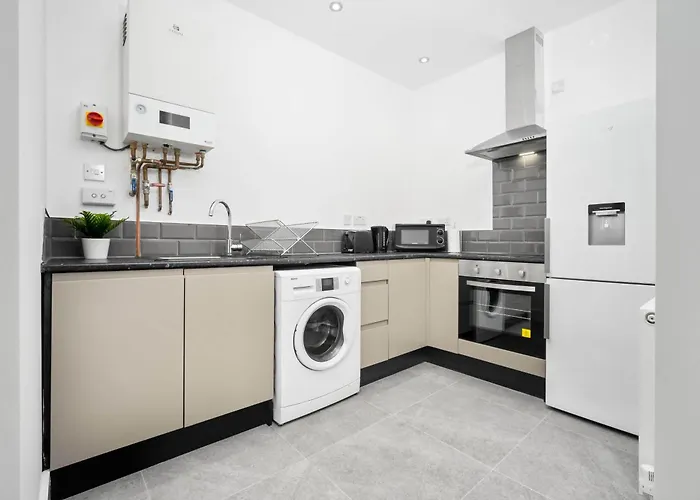 Stylish Apartment - Free Wifi & Netflix - On Street Parking - Double Bed - 49Ag