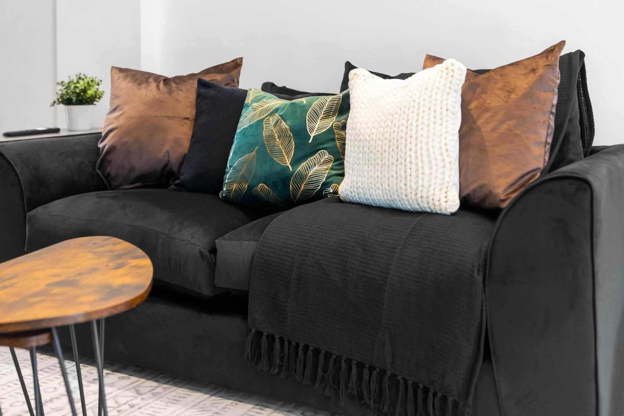 Stylish - Free Wifi & Netflix - On Street Parking - Double Bed - 49ag Apartment Rowley Regis