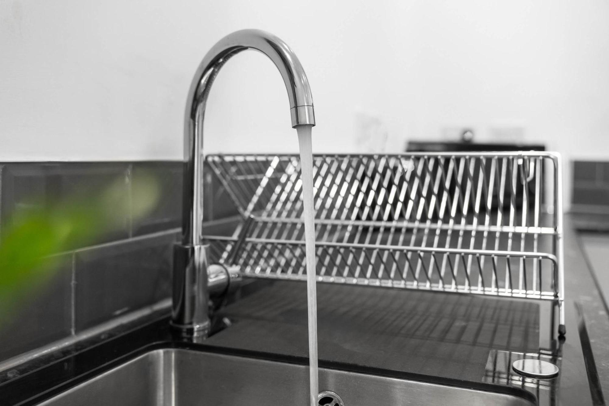 Stylish - Free Wifi & Netflix - On Street Parking - Double Bed - 49ag Apartment