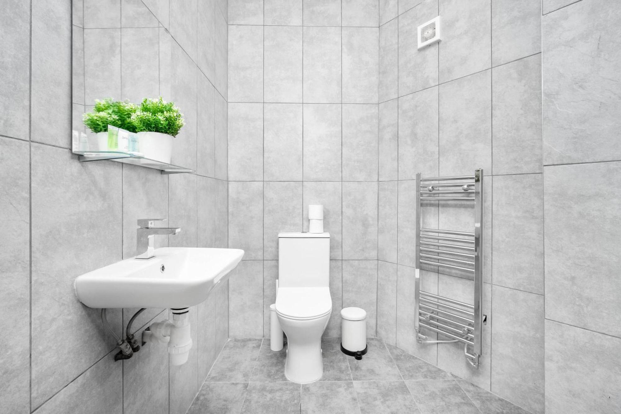 Stylish - Free Wifi & Netflix - On Street Parking - Double Bed - 49ag *